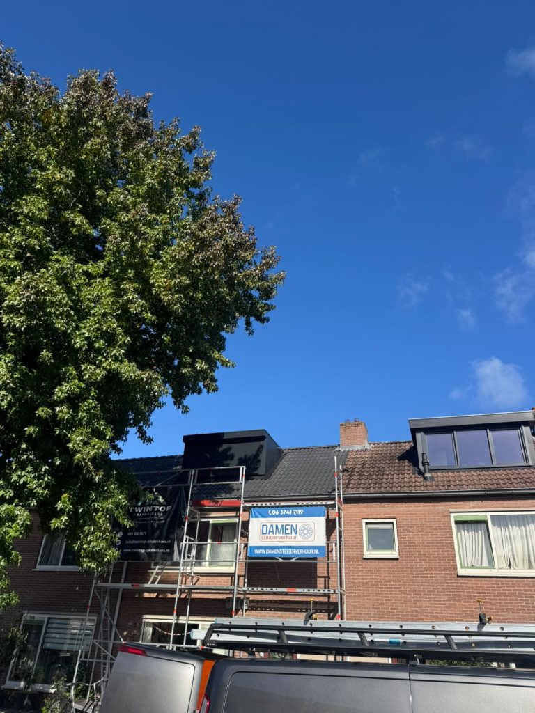 Vernieuwd pannendak aan de Kanunnik van de Putstraat in Nijmegen