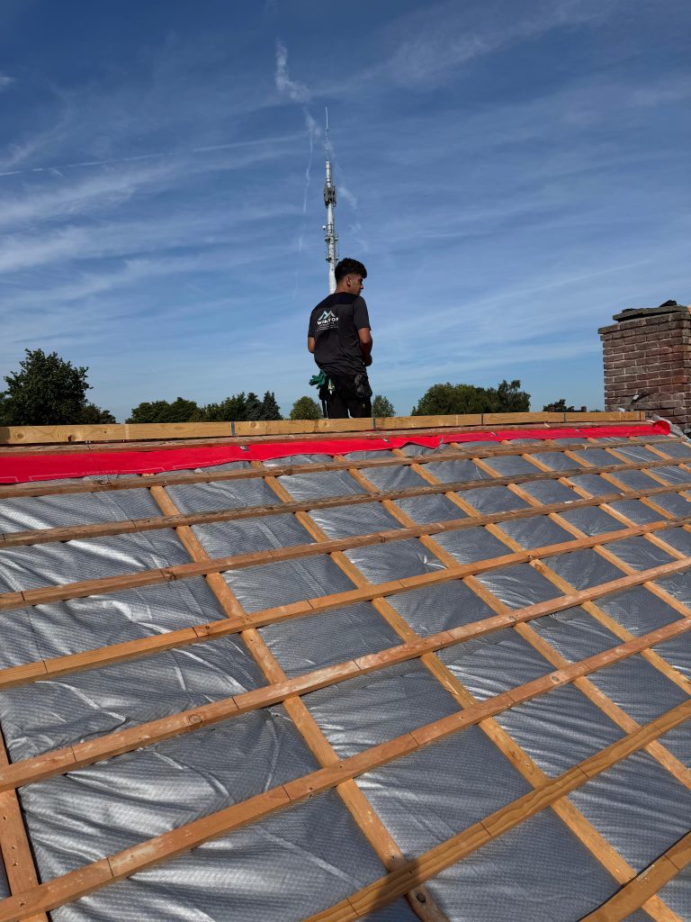 Dakisolatie met tengels en panlatten tijdens de dakrenovatie in Venray