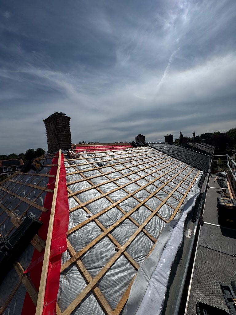 Droge nokafwerking met nokrol op het geïsoleerde dak in Venray